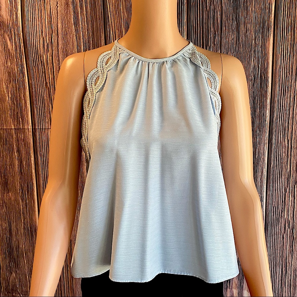 Kendall & Kylie size small baby light blue flowy swing blouse lace lined